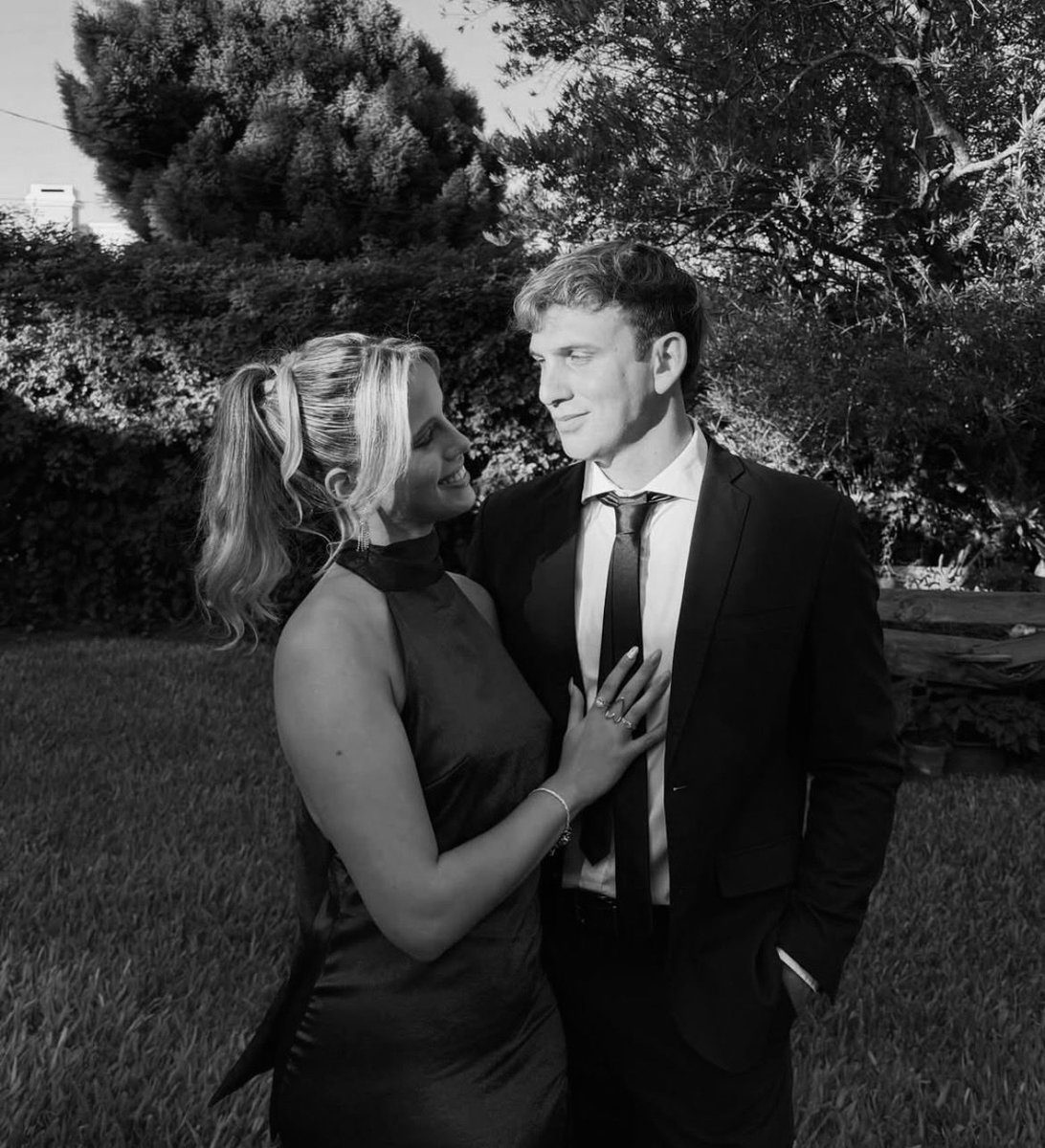 Este tweet no va a envejecer nunca con ellos dos 🤍