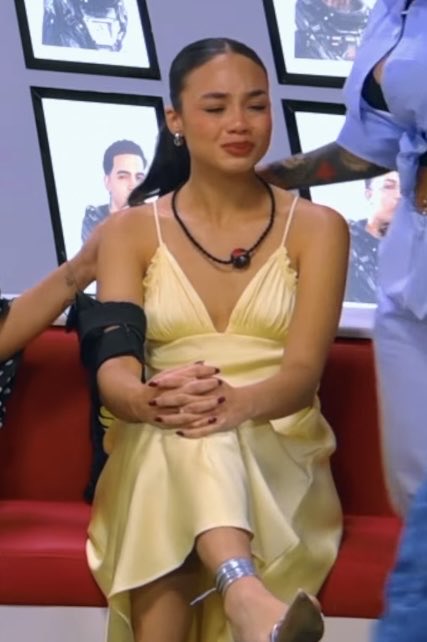 уσуσ tweet media