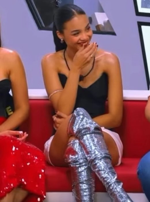 уσуσ tweet media