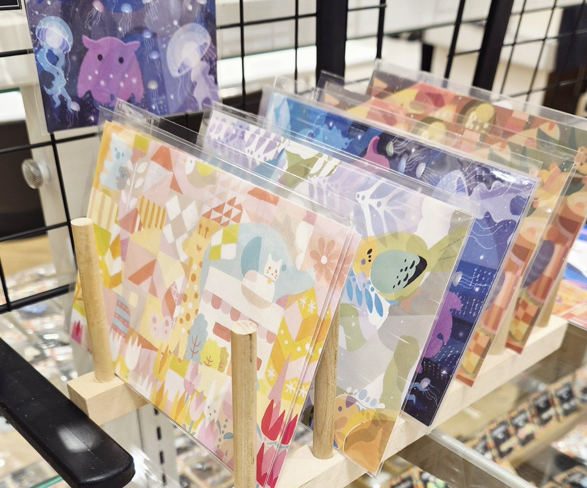 『ゆるり、癒しの森の作品展』2日目始まりました！
少なくなっていたメンダコポストカードも追加しました🐙
#大宮マルイ 
#ゆるり癒しの森