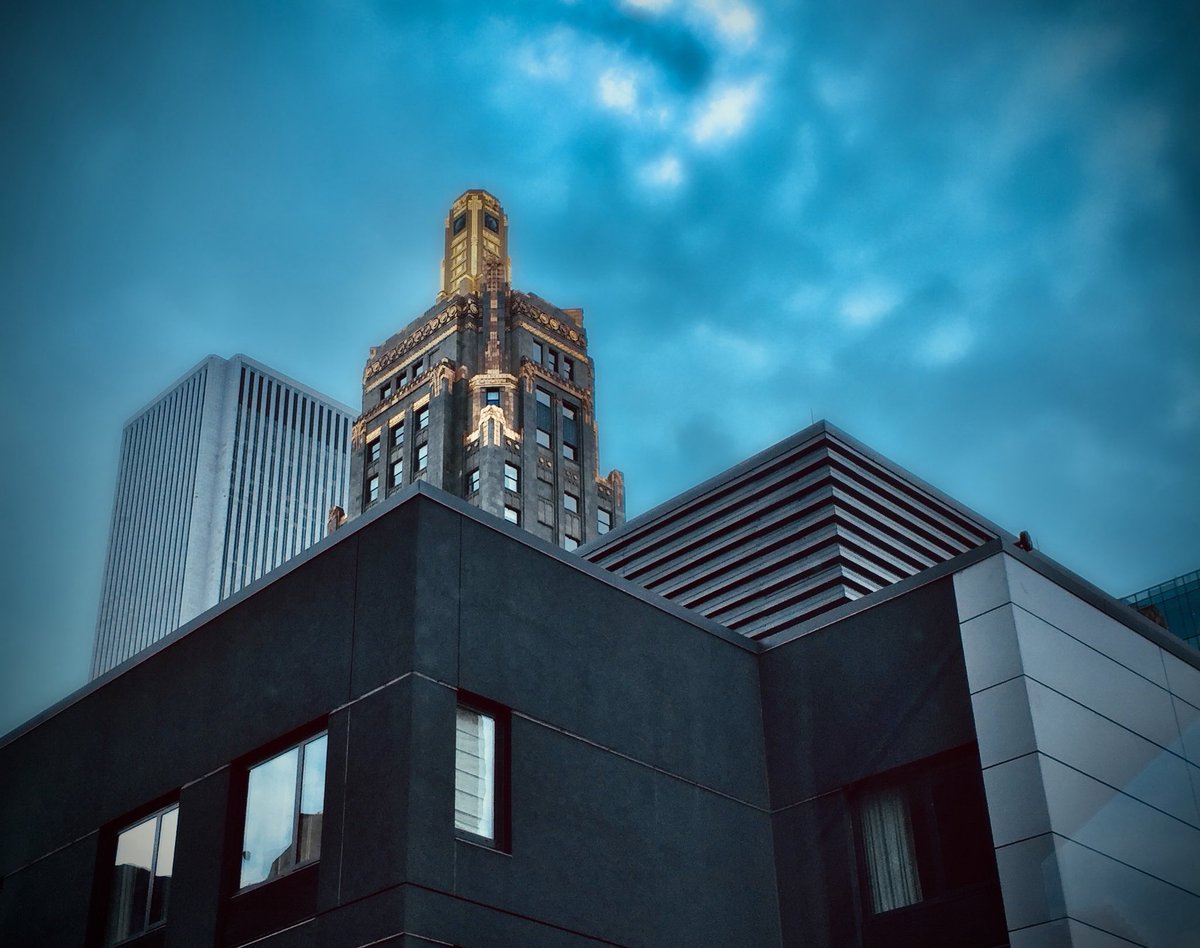 DJAphotoart's tweet image. Art Deco and Modern Chicago 
#photography #architecture
