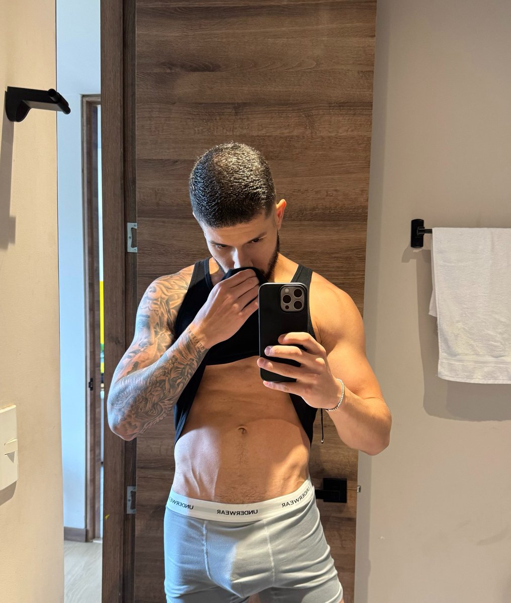 Santos tweet media