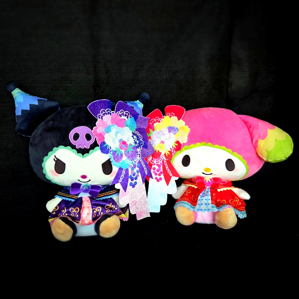 kayohoraguchi's tweet photo. ホラグチカヨ×サンリオキャラクターズのプライズ✨
BIGぬいぐるみの展開が開始いたしました🎶
コラボアートの世界観そのままでとってもとっても可愛いマイメロとクロミです✨
ぜひGETしていただけたら嬉しいです🎶
詳細は↓
https://t.co/LGsk9rCf27

#PR
#サンリオキャラクターズ
#マイメロディ
#クロミ
#ホラグチカヨ