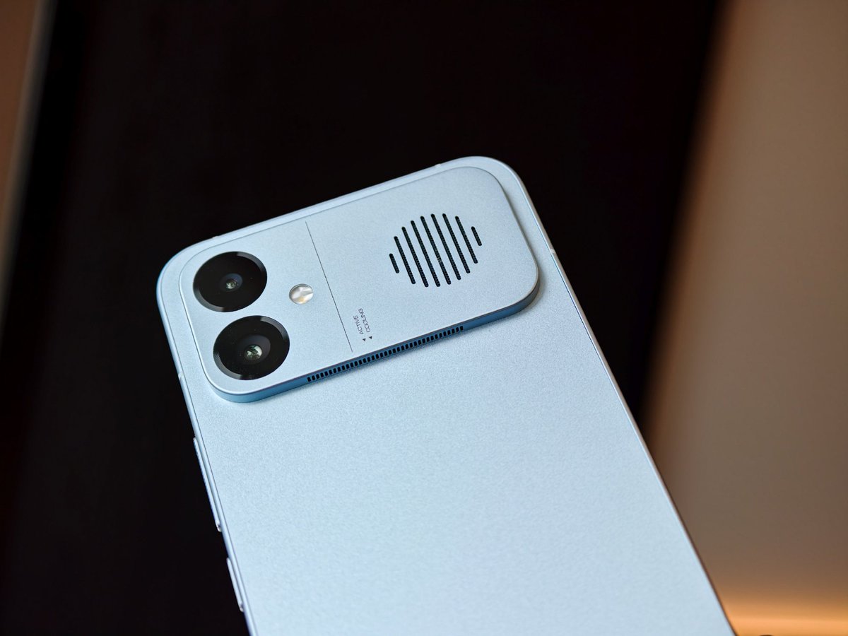 ayansonunigam's tweet image. 🚨 Hands-on with the REDMI K90 Max

Featuring the Dimensity 9500 processor, the industry's largest active cooling fan, and the D2 discrete graphics chip, it boasts not only a native 165Hz refresh rate but also unparalleled hardware-level AI overclocking.

#REDMI #REDMIK90Max