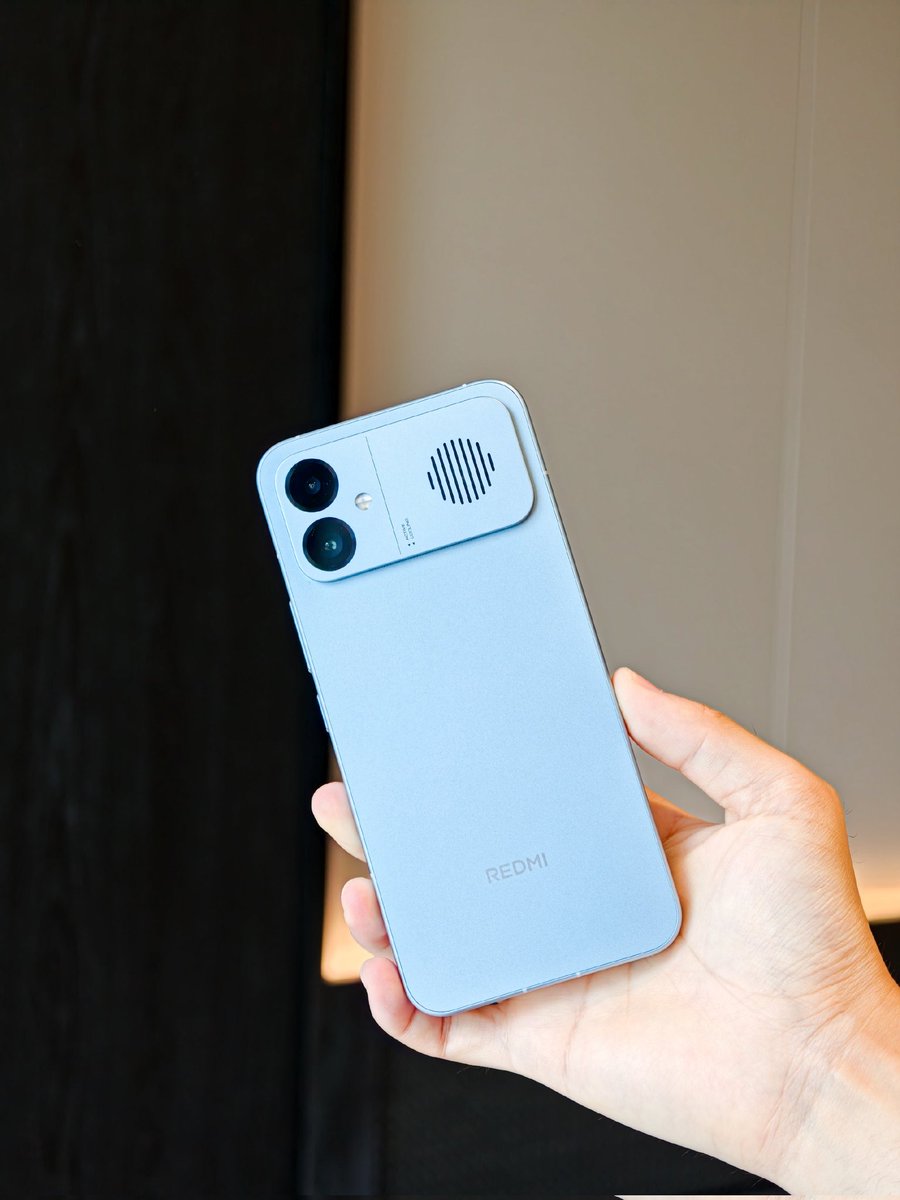 ayansonunigam's tweet image. 🚨 Hands-on with the REDMI K90 Max

Featuring the Dimensity 9500 processor, the industry's largest active cooling fan, and the D2 discrete graphics chip, it boasts not only a native 165Hz refresh rate but also unparalleled hardware-level AI overclocking.

#REDMI #REDMIK90Max