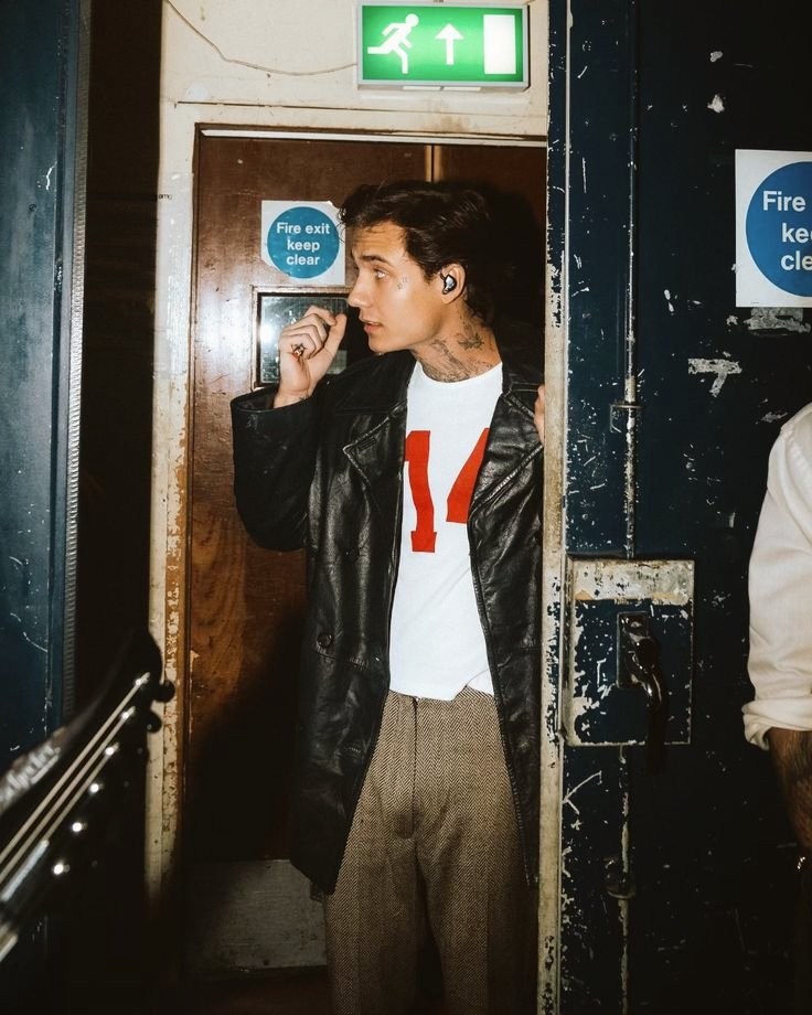 AXSTIN HQ tweet media