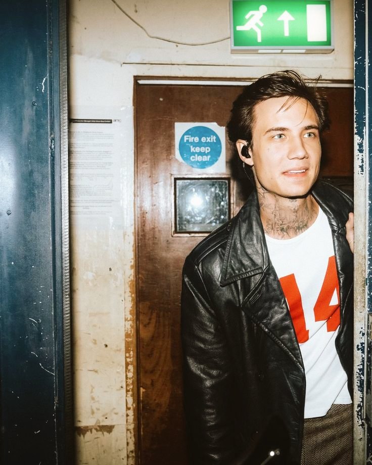 AXSTIN HQ tweet media