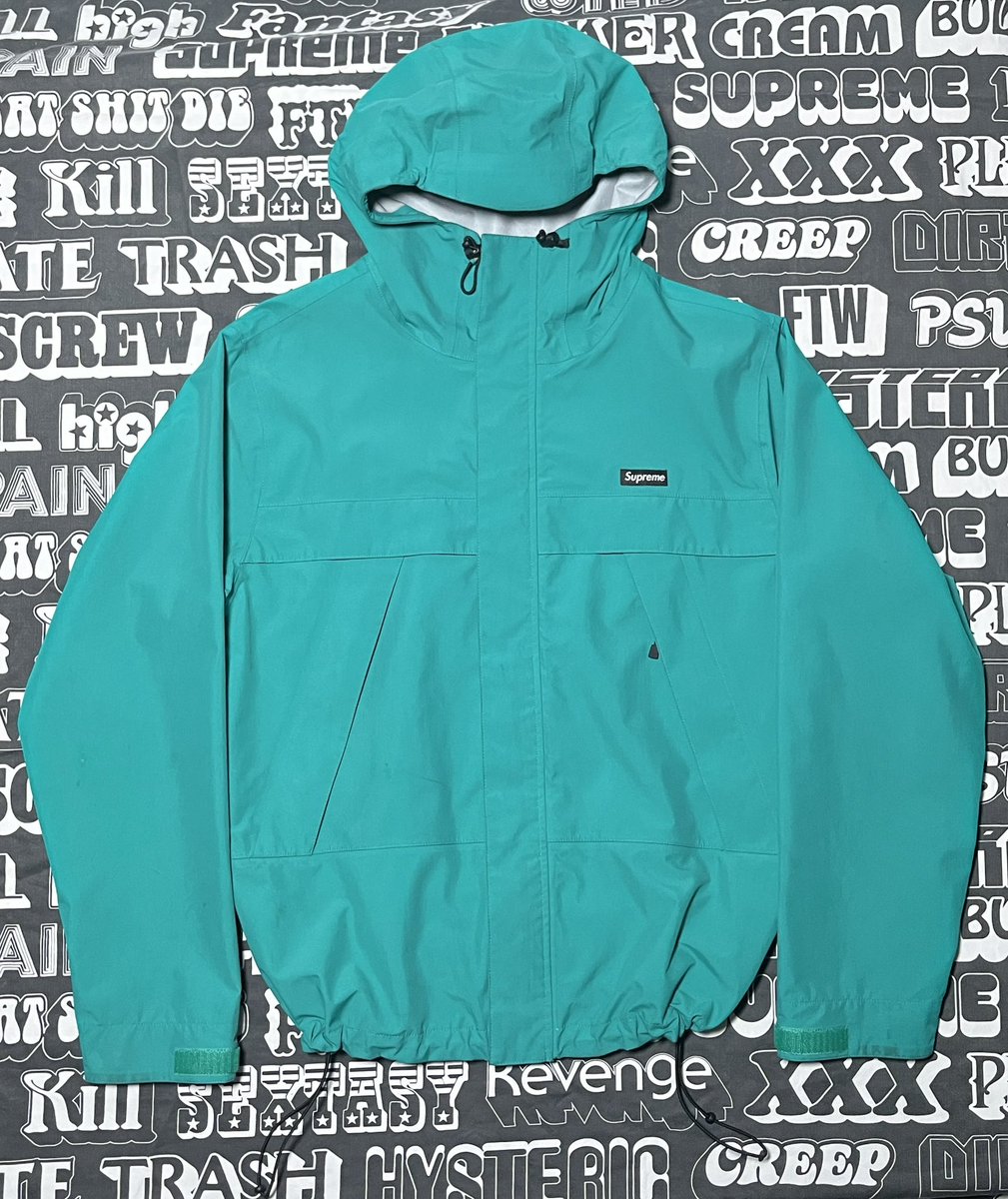 xsaintdavid's tweet photo. FW18 Supreme x Chito “Dog Bones” Taped Seam Jacket- Teal https://t.co/ipGO2s5FPO