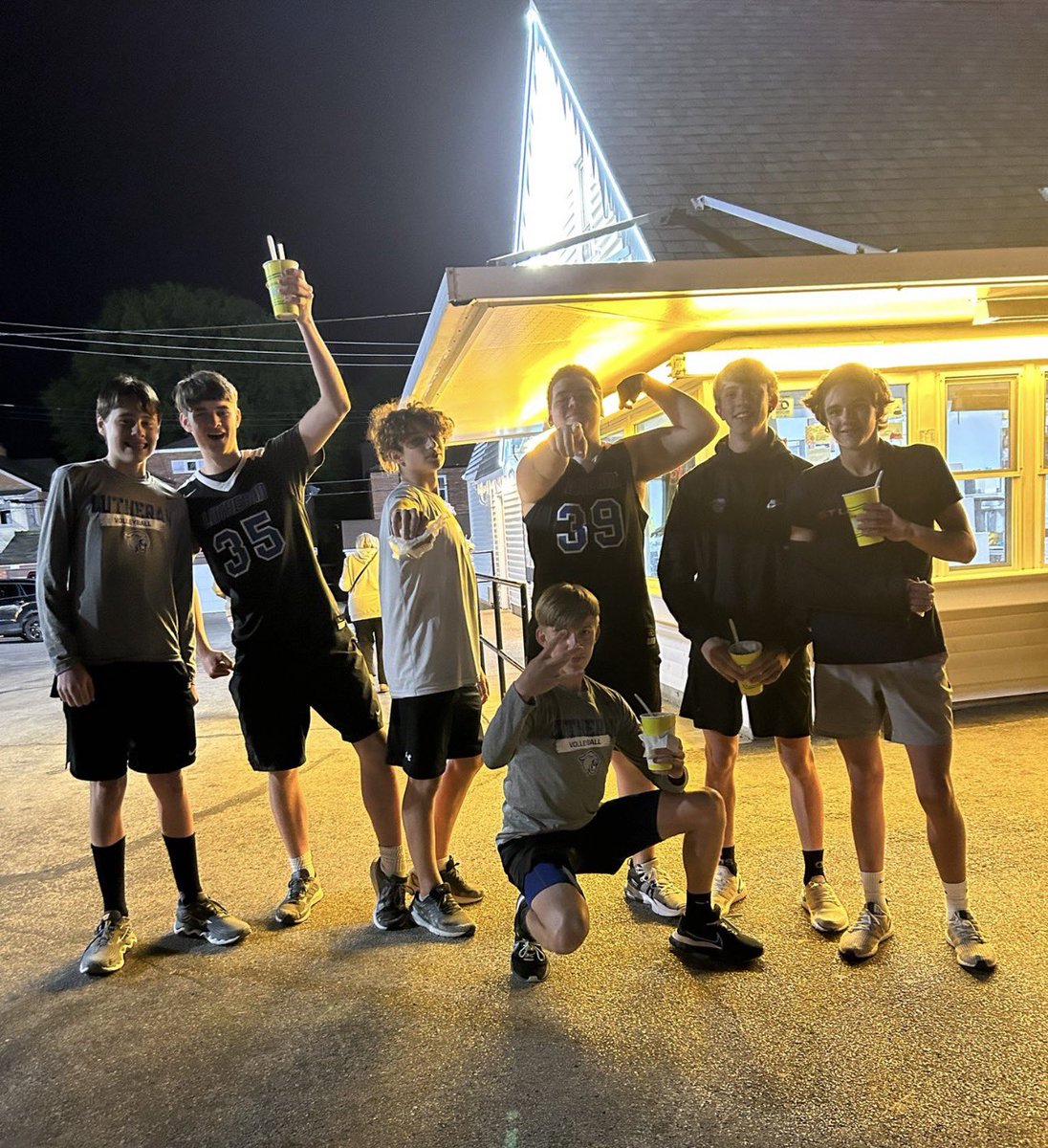 LHSCougarBVB tweet media