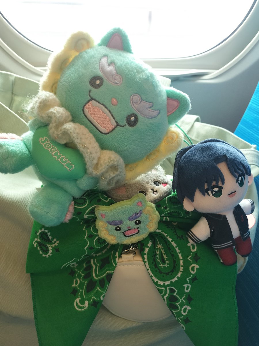 月曜日に夫が胃腸炎にかかり😱
水も飲めない状態だったので
これはもうあきらめないといけないなぁ🥲としょんぼりしてたら意外に早く良くなって行けることに😭
後ろ髪引かれる私を娘たちが後押ししてくれて本当にありがたい気持ちでいっぱい🙏✨
めちゃくちゃ楽しむぞ〜😆❣️
#JO1 
#JO1DER_SHOW #EIEN