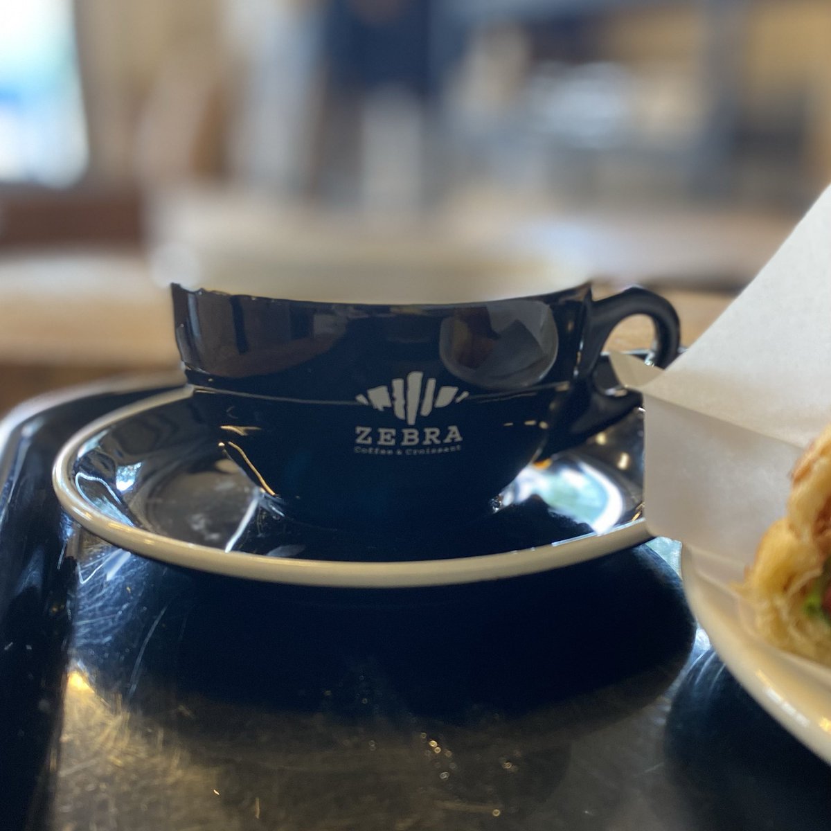 osaru0310's tweet photo. クルマ走らせて、インスタで見たトマトサンドを食べに…🚗
トマトがゴロっと入っててサイコーです🍅来てよかった✨
#トマトサンド
#zebracoffee https://t.co/UxEwRX2mkR