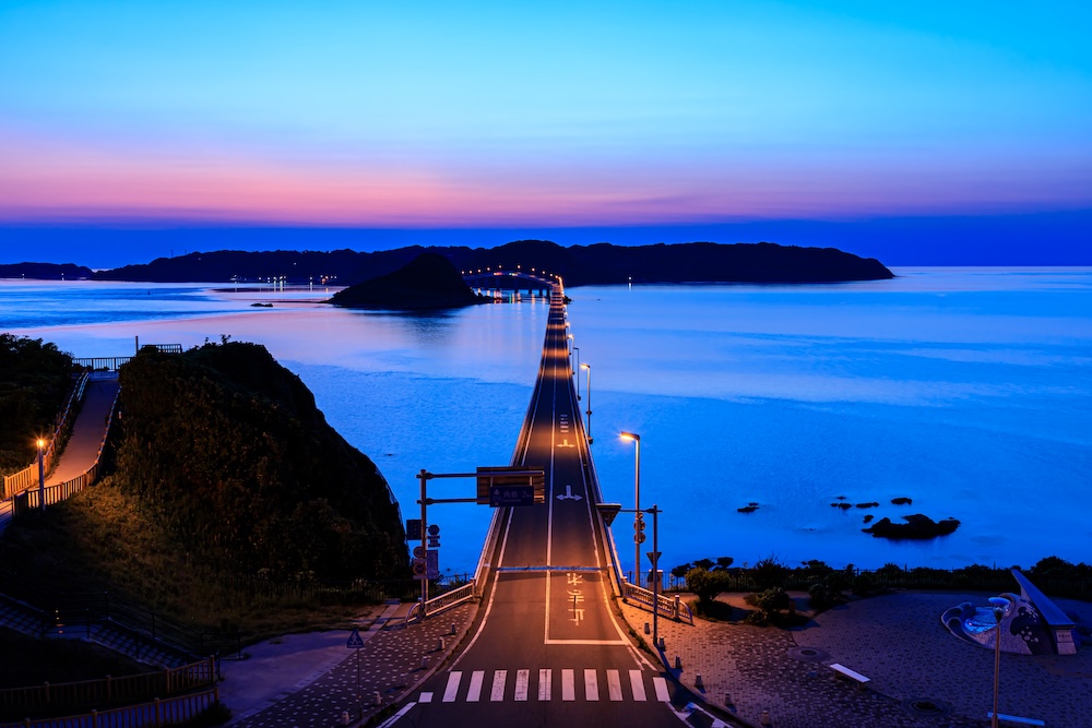 YahoojpMap's tweet photo. ＼🚗思わず遠出したくなる🚗／

一度は行きたい #絶景 ドライブスポットをご紹介します🤗

1️⃣ 海ほたるPA（千葉県）
2️⃣ ビーナスライン（長野県）
3️⃣ 千里浜なぎさドライブウェイ（石川県）
4️⃣ 角島大橋（山口県） https://t.co/Fu7uARCDUp
