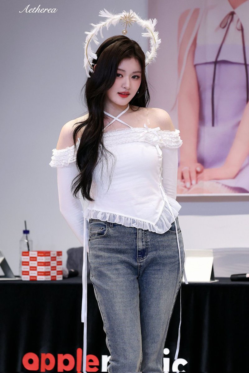 athena pics tweet media