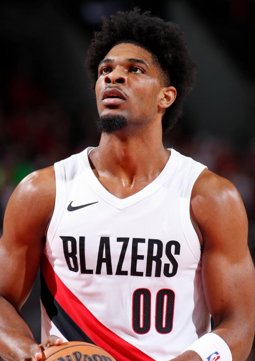 SCOOT HENDERSON TONIGHT:

31 POINTS
11/17 FGM
5/9 3PM
38 MINUTES 

🔥🔥🔥