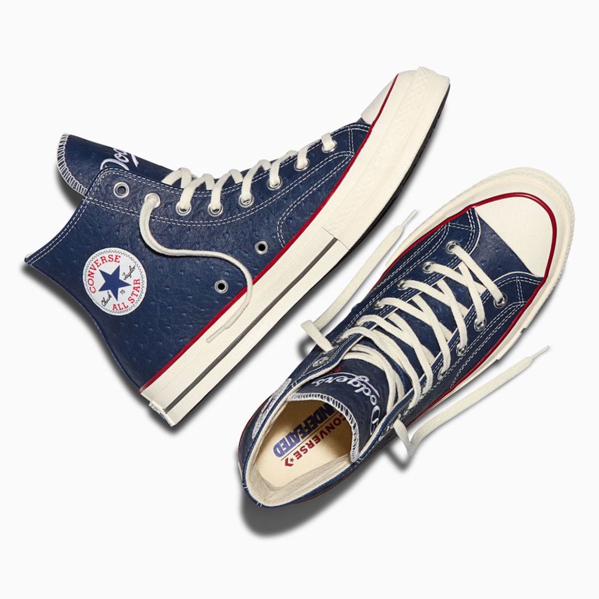 SoleFeenX's tweet image. UNDEFEATED x Converse Chuck 70 “Dodgers”

Availability: April 25th, 2026
Retail Price: $110 USD 
#UNDEFEATED #Converse #Dodgers #Sneakers