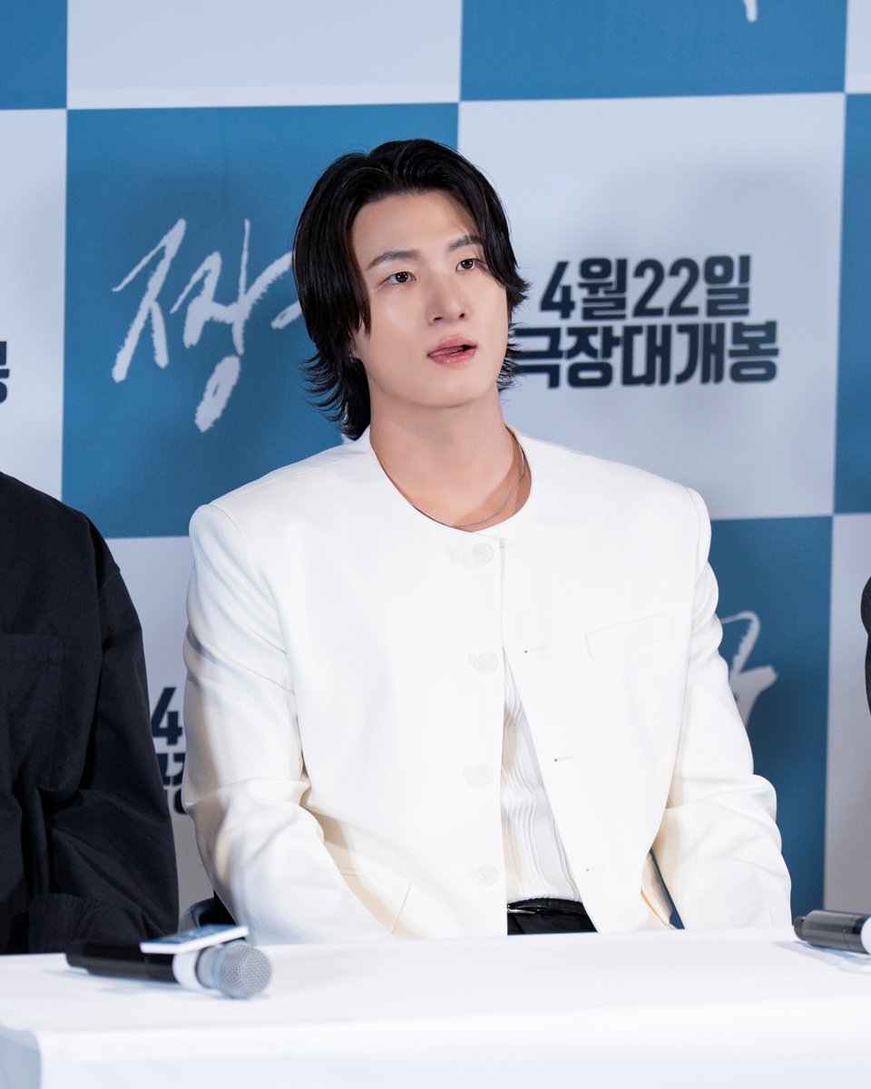 kkbyss_official's tweet image. [#PHOTO]
장재 오래 기다렸나!
오늘부터 &amp;lt;짱구&amp;gt;에서 보재이😉

영화 &amp;lt;짱구&amp;gt; 절찬 상영 중🍿

#신승호 #ShinSeungHo
#짱구 #Audition109 #장재