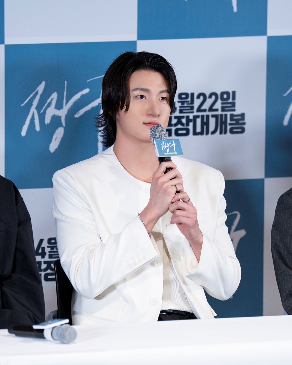 kkbyss_official's tweet image. [#PHOTO]
장재 오래 기다렸나!
오늘부터 &amp;lt;짱구&amp;gt;에서 보재이😉

영화 &amp;lt;짱구&amp;gt; 절찬 상영 중🍿

#신승호 #ShinSeungHo
#짱구 #Audition109 #장재