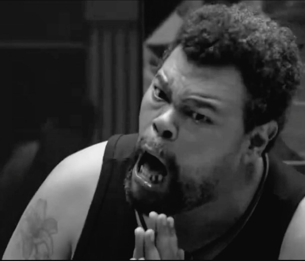 b60615551's tweet photo. Aí gente o Babu se metendo na rodinha pra dançar e eu já assim #BBB26 https://t.co/oETJs7nrzL