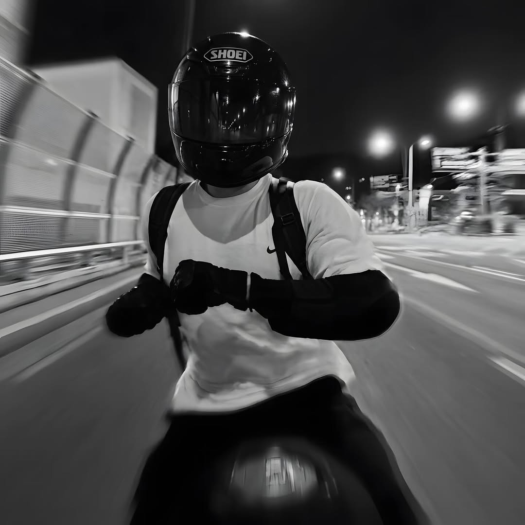 detailsofjeon's tweet photo. MY BIKER BOYFRIEND https://t.co/YIEJA32nUf