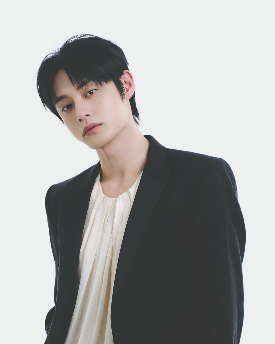 kimjiwoong_X's tweet image. 📢 KIM JI WOONG OFFICIAL MEMBERSHIP 2026 모집 안내

2025.04.22 (WED) ~ 2025.05.06 (WED) (KST)
자세한 안내사항은 아래 링크를 확인해주세요.

🔗 artist.mnetplus.world/main/stg/kimji…

#김지웅 #KIMJIWOONG