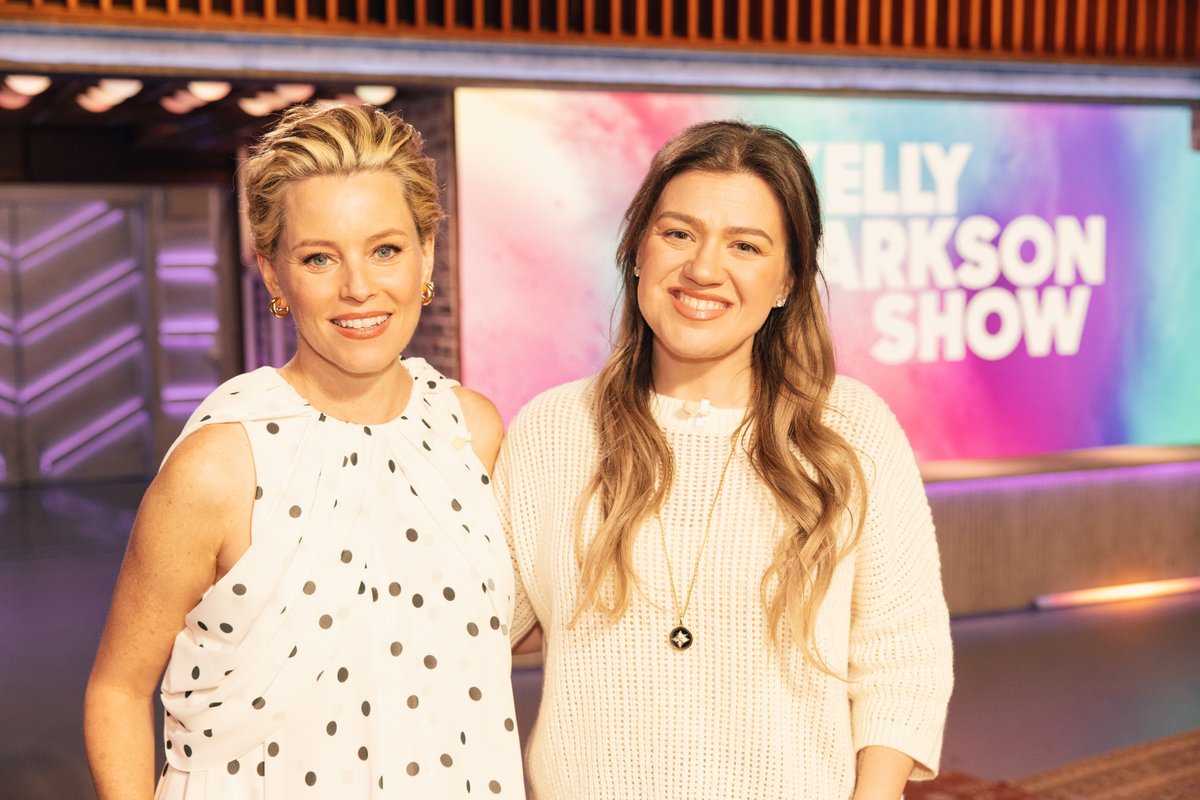 KellyClarksonTV's tweet photo. Fun and games with Elizabeth Banks, Billy Magnussen and Danielle Kartes today PLUS we meet the man behind Donkey King! https://t.co/CGdGl7MZbE