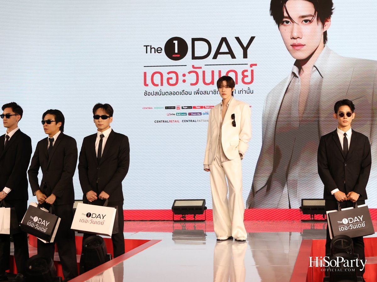 hisoparty's tweet photo. พีพี - กฤษฏ์ ร่วมแชร์ประสบการณ์ความพิเศษกับแคมเปญ ‘The 1 Day 2026’ ปรากฏการณ์ช้อปสุดคุ้มแห่งปี

The 1 เดินหน้าตอกย้ำบทบาทผู้นำด้านดิจิทัลไลฟ์สไตล์และลอยัลตี้ เปิดตัวแคมเปญใหญ่ ‘The 1 Day 2026’ ช้อปสนั่นตลอดเดือน เพื่อสมาชิก The 1 เท่านั้น ผนึกกำลังทั้งกลุ่มเซ็นทรัล และบัตรเครดิต เซ็นทรัล เดอะวัน เสิร์ฟความคุ้มครอบคลุมทุกไลฟ์สไตล์ทั่วประเทศ พร้อมอีเวนต์ต่อเนื่องทั้ง 4 ภาค โดยภายในงานได้รับความสนใจจากแขกผู้มีเกียรติและพาร์ตเนอร์สำคัญมากมาย

ไฮไลท์สำคัญคือการปรากฏตัวของ คุณพีพี – กฤษฏ์ อำนวยเดชกร ที่มาร่วมสร้างสีสันและถ่ายทอดประสบการณ์ความพิเศษของแคมเปญในปีนี้ พร้อมเปิดโอกาสให้สมาชิกได้ร่วมลุ้นกิจกรรมเอ็กซ์คลูซีฟ ‘ONE DAY WITH PP KRIT Presented by Central The 1 Credit Card’ เพียงช้อปสะสมและลงทะเบียนผ่าน The 1 APP ก็มีสิทธิ์เป็นส่วนหนึ่งของช่วงเวลาสุดพิเศษครั้งนี้

ติดตามภาพบรรยากาศในงานได้ที่
HiSoPartyOfficial
Website และ Magazine

#The1Day2026
#The1xPPKRIT
#PPKritt
#centralwOrld