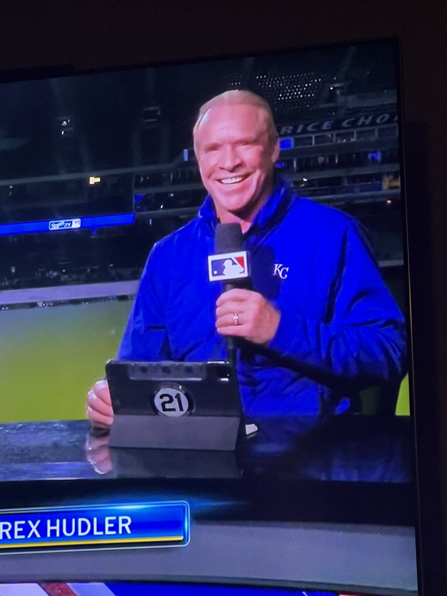 bturner23's tweet photo. How can you not love this guy??? https://t.co/DHUyBlq8pN