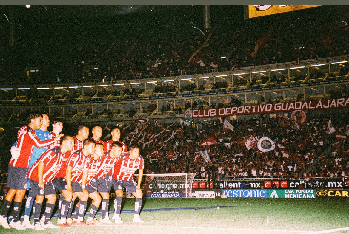 afterglowxts's tweet photo. CHIVAS ❤️🤍 https://t.co/Zkc8Mcs62i