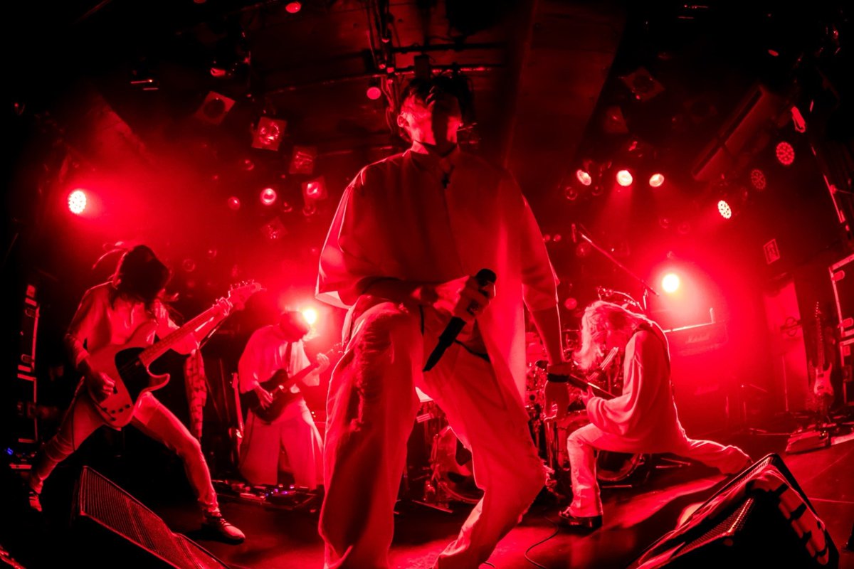 ink_taka's tweet photo. 今週末4/25（土）は宇都宮の偉大なパイセンAPES主催のTAMA'S KINGDOM👑
すごいメンツが揃ってる中、我々もイベント10周年を盛大に祝い散らかしに参ります🔥🔥🔥

INKANADELIはトッパー13:30〜！！！
時間早めですが遊びに来てください🦅 https://t.co/sRUF6N2X3G