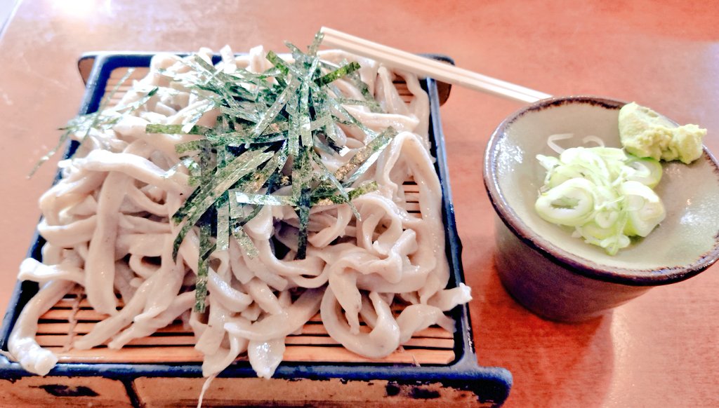 Takeikeien's tweet photo. 今日は和戸にある「一茶」さんで蕎麦ランチです。
極太の田舎そばが激うまです。
ごちそうさまでした。
＃一茶 https://t.co/6HjofXOVgo