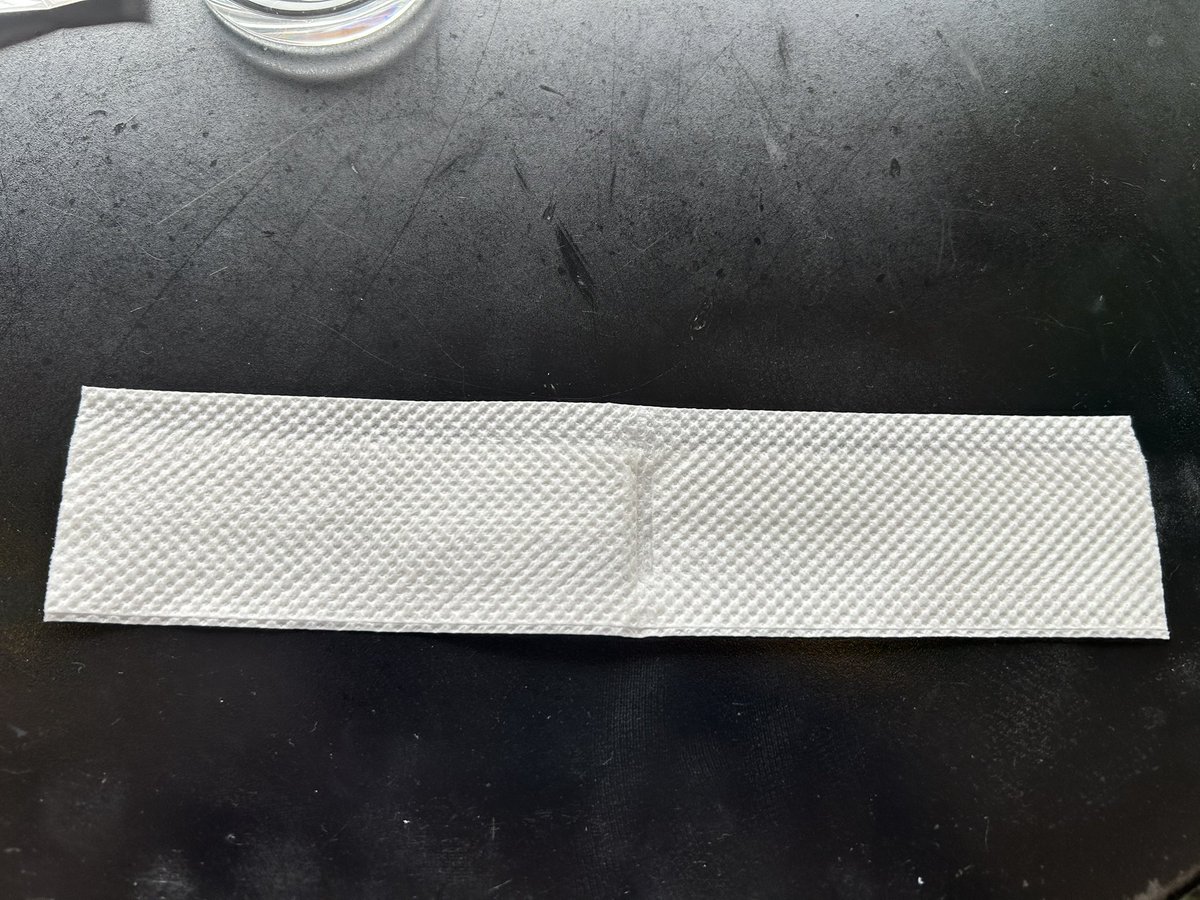 紙おしぼりの、開けて最初に開く形に納得がいっていない