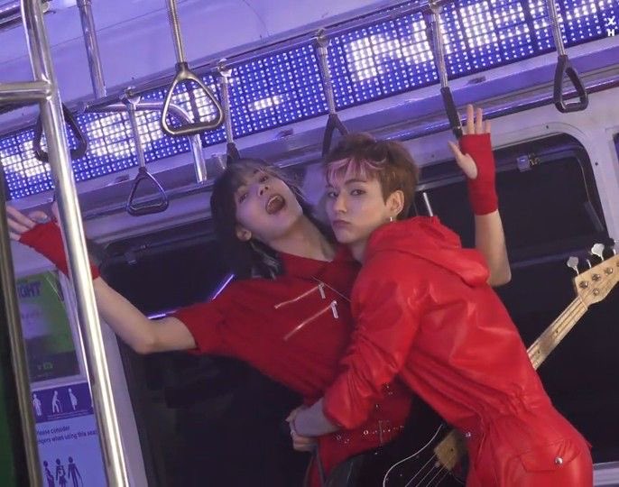 1pmakzer's tweet photo. everyone get drunk on ipmakz now https://t.co/gnwfHUDjae