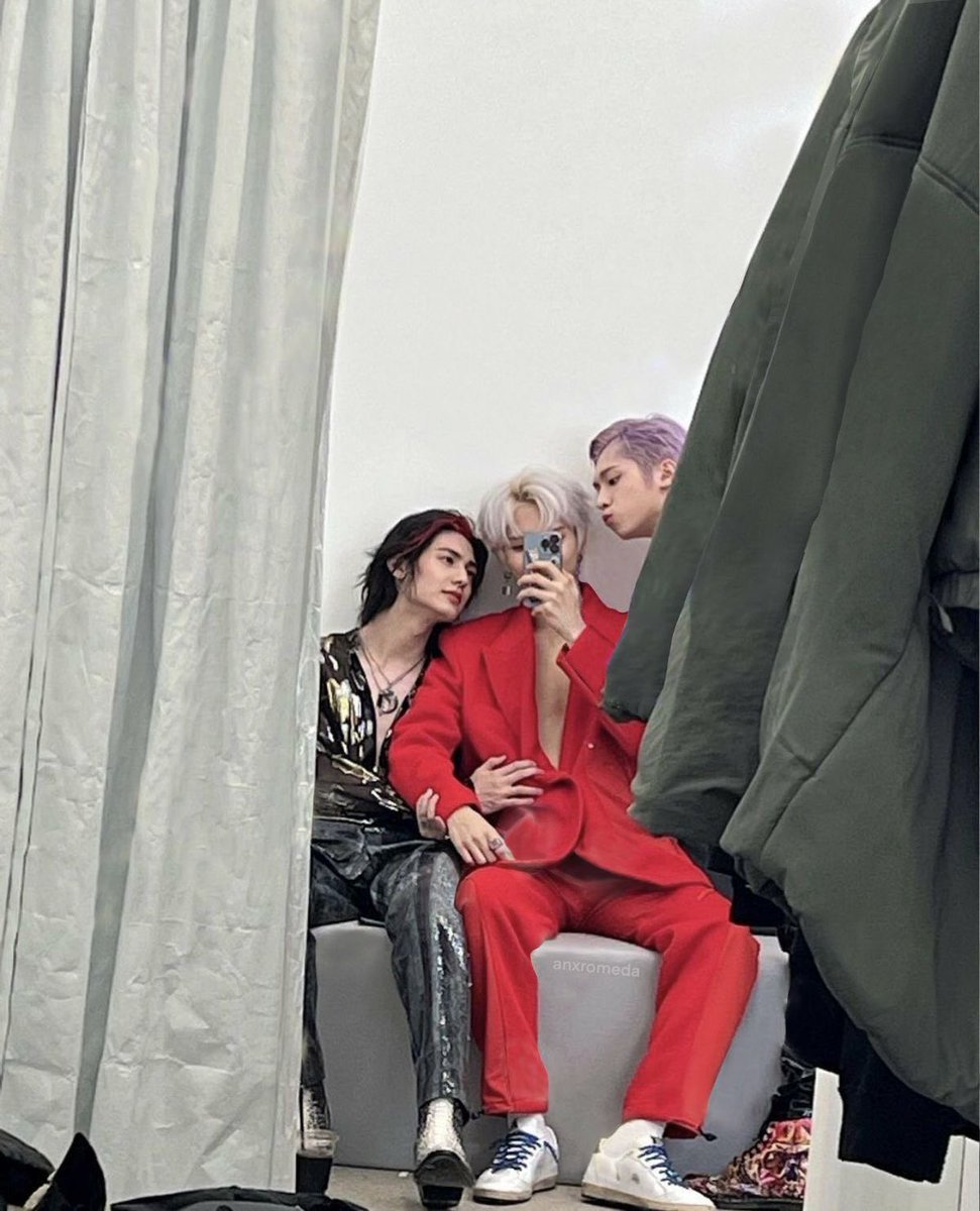1pmakzer's tweet photo. everyone get drunk on ipmakz now https://t.co/gnwfHUDjae