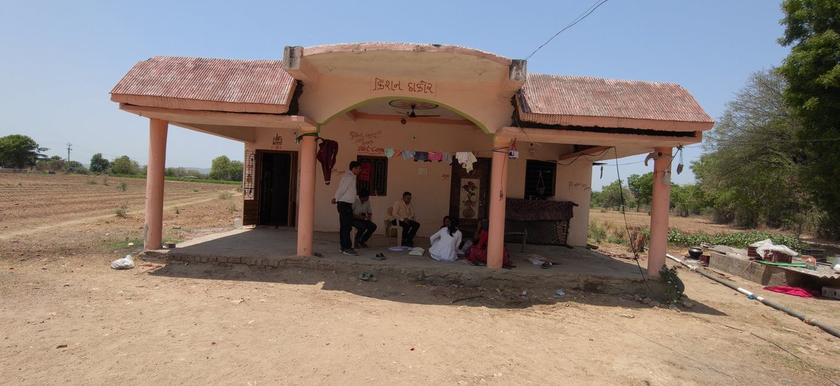 IecArvalli's tweet image. @CollectorArv પાલ્લા ગામ તાલુકા શામળાજી માં 11 મહિનાના બાળકની મુલાકાત લઈ અમૃતપાન અભિયાન અંતર્ગત માર્ગદર્શન આપવામાં આવ્યું. માતા અને પરિવારજનોને પૂરક આહાર અને બાળકના પોષણ અંગે સમજણ આપવામાં આવી. #Nutrition #ChildHealth #AmrutPaan