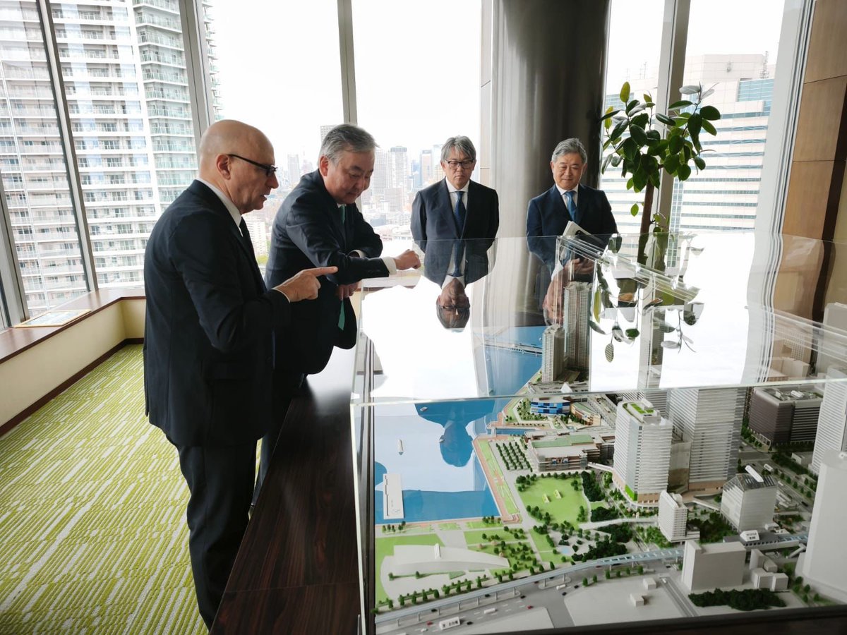 ItalyinJPN's tweet image. Ottimo incontro oggi con Hiroshi IDE, CEO del gruppo @IHI_ad 🇯🇵.
Discussi progetti e investimenti in #Italia 🇮🇹 nei settori delle infrastrutture, industria, difesa e prossime collaborazioni sulla #SpaceEconomy 🚀.
#DiplomaziaDellaCrescita #IHI