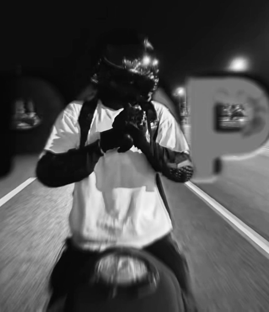 IMGOLDENCARD's tweet photo. Jungkook’s safety setup is actually really solid, arm protection and full gear on. And the SHOEI helmet he’s wearing is a top-tier Japanese motorcycle brand, basically one of the gold standards in high-end rider safety helmets. https://t.co/kSTVQK82lo