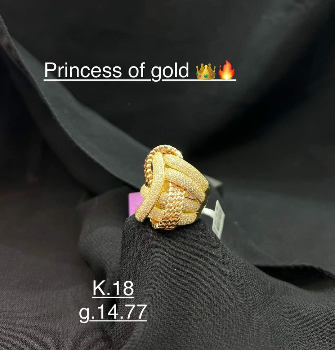 jodipalmari's tweet photo. Luxury gold rings and earrings for kings and queens available as seen https://t.co/beitU1WUeI
