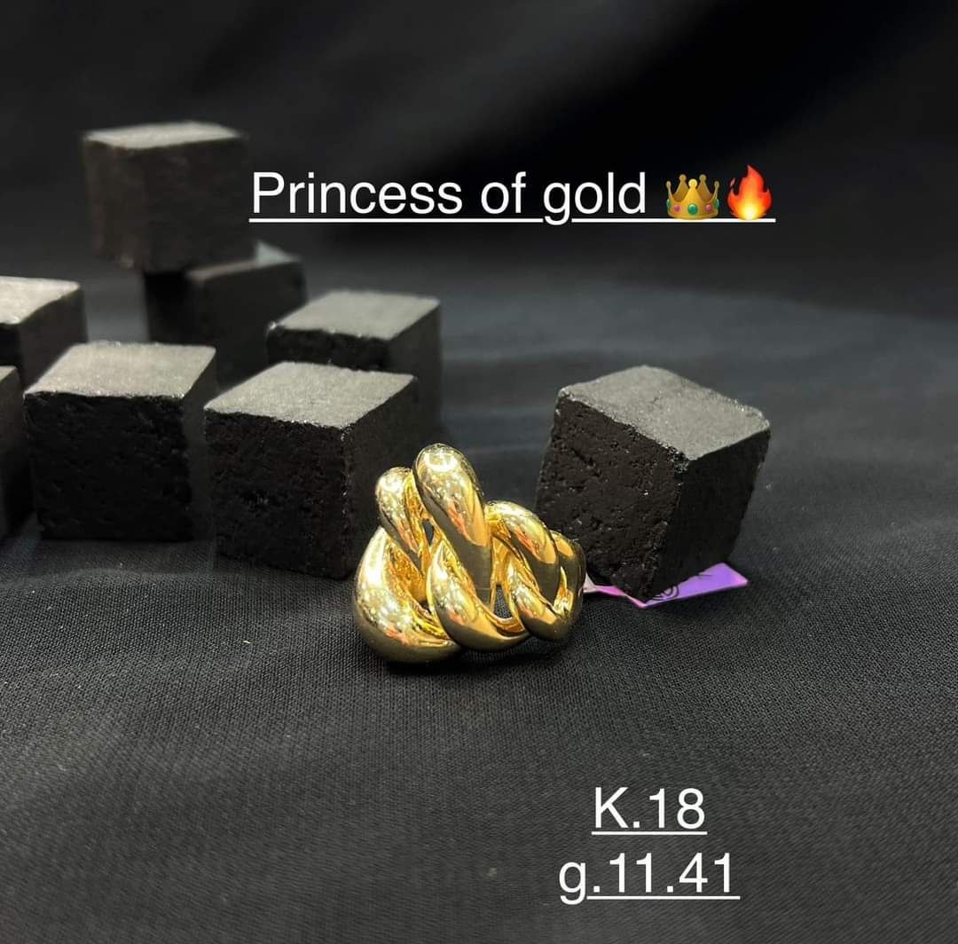 jodipalmari's tweet photo. Luxury gold rings and earrings for kings and queens available as seen https://t.co/beitU1WUeI