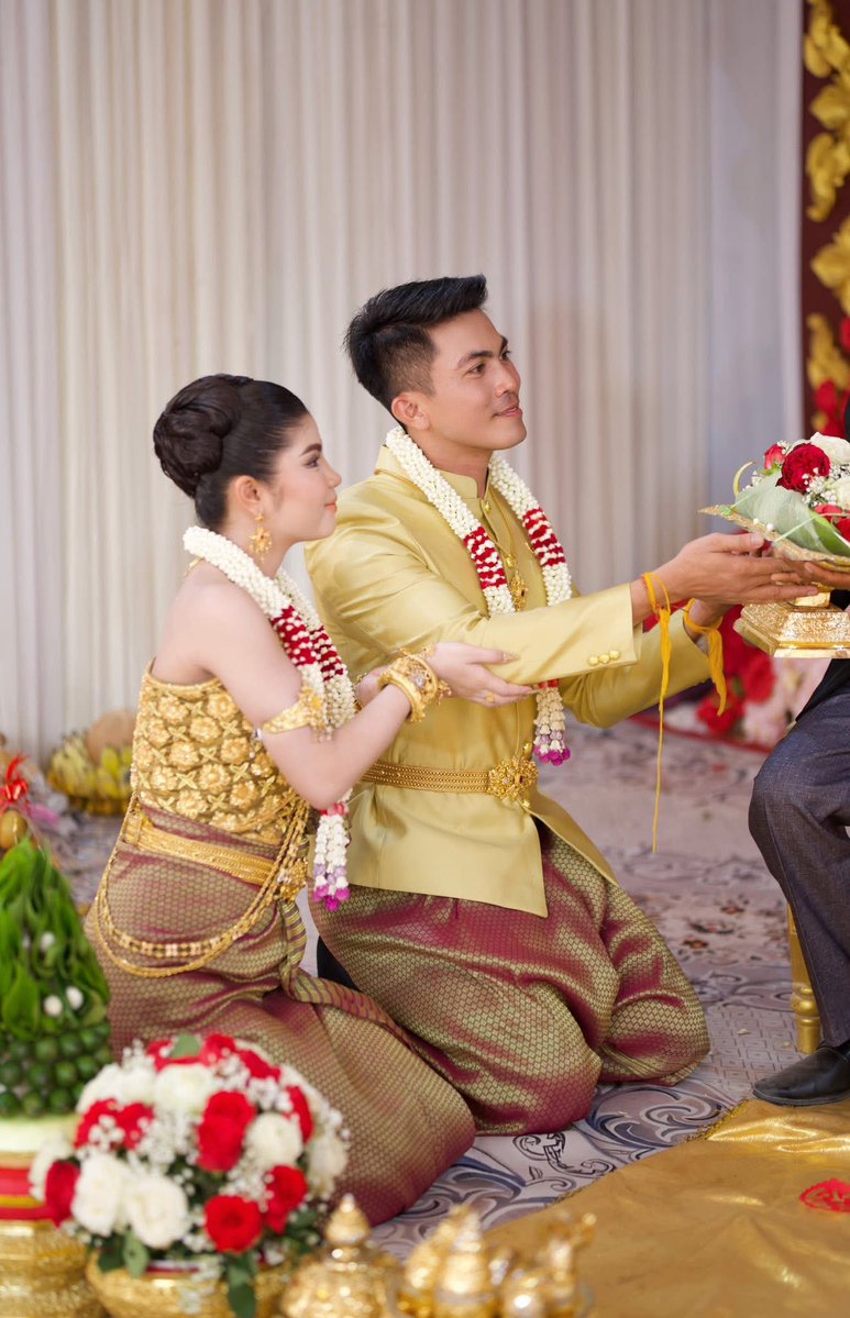 camangkorwat1's tweet image. This is from CAMBODIA 🇰🇭 , original wedding  dress ✅ #khmer #wedding