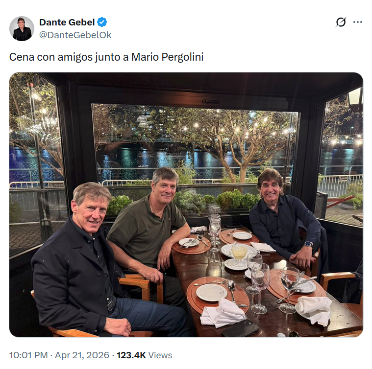 Gebel es la cruza exacta entre Cositorto y el Puma Rodríguez.

Y hay estúpidos que piensan en votarlo...