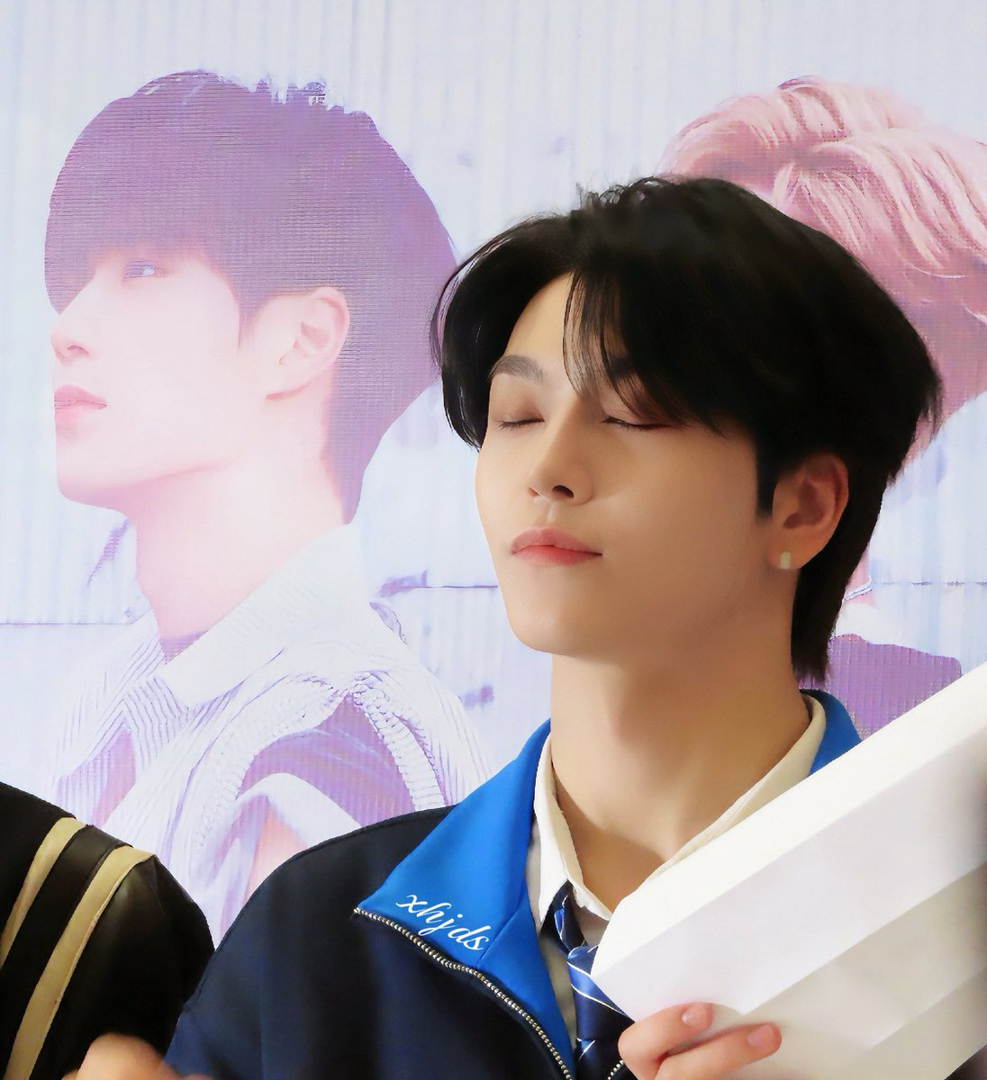 404toreadmy311's tweet image. 眯眼是在索吻吗❓
260419｜重庆痛楼

#ALPHADRIVEONE #ALD1 #알파드라이브원 #허씬롱 #씬롱 #シンロン #鑫隆 #XINLONG