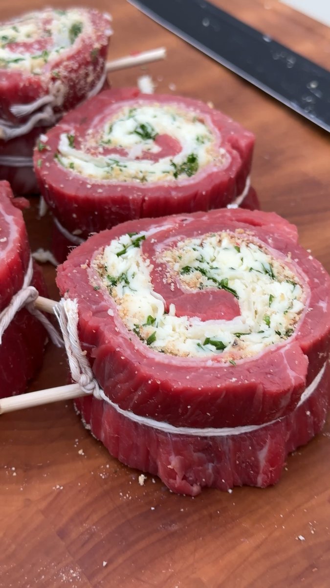bbqfriend's tweet image. Italian Stuffed Flank Steak Pinwheels

#steak #bbq #backyardbbq #italian #bbqfriend