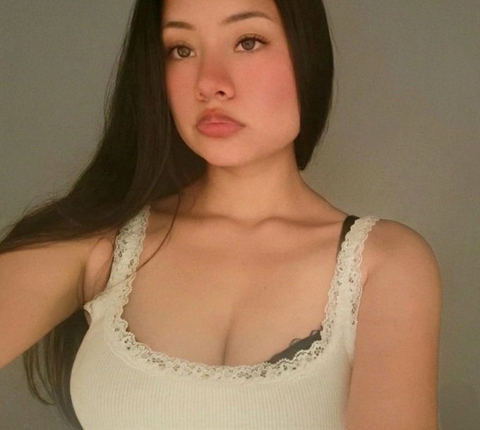 Bella ♕ tweet media