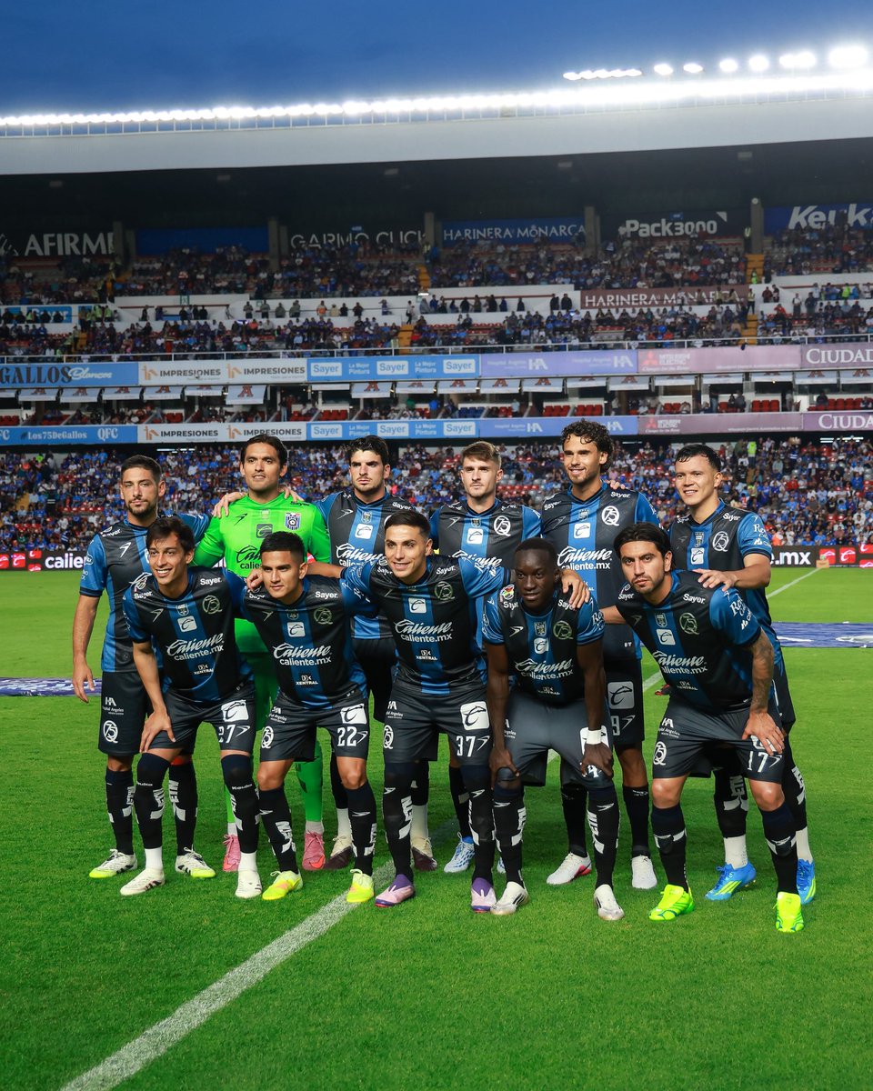 GallosTv's tweet photo. SE DESPIDEN DEL CORREGIDORA CON EMPATE. 

@Club_Queretaro 1️⃣➖️1️⃣ @CruzAzul

#Querétaro #GallosBlancos #EstadioCorregidora #LigaMX https://t.co/8y95swggzV