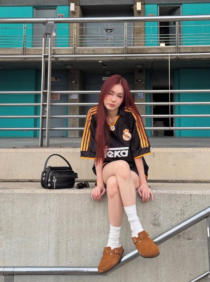 ؘ (@kimlipvr) on Twitter photo 