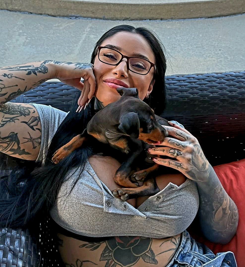 ᅠᅠᅠ𝕮𝖍𝖑𝖔𝖊 𝕷. ˊˎ- tweet media