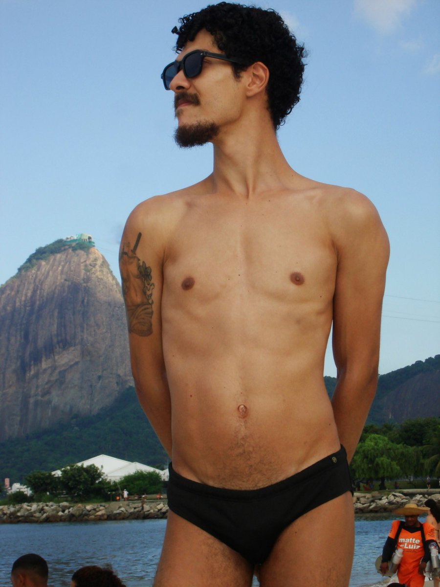 paixaodesalles's tweet photo. Praia e Rio de Janeiro https://t.co/M8cccM9naz