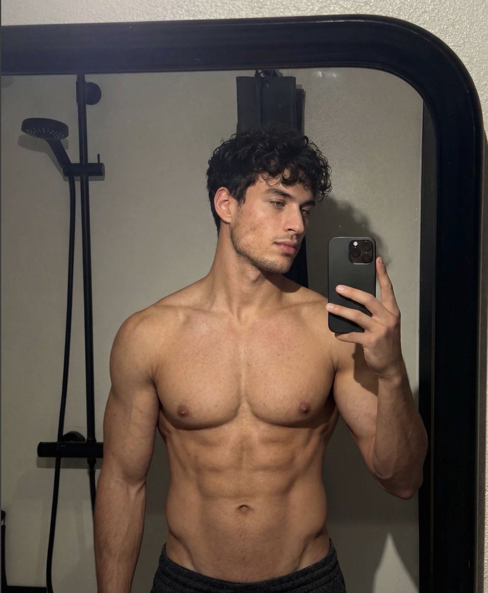 Italian boy 🇮🇹 tweet media