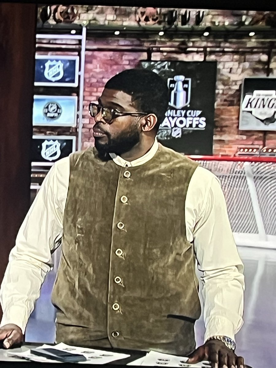 pizzakellen's tweet photo. Why is PK Subban dressed like Bilbo Baggins? https://t.co/h0WjXS53pX