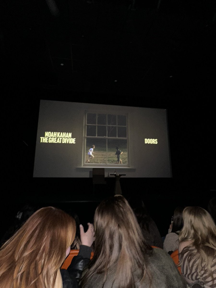 prfctlywrong's tweet photo. goodbye I will never get over this night. thank you noah I don’t even have the words to describe how much your music has meant to me and how excited I am for TGD🥲🐞💛 https://t.co/627YXTqwkC